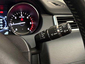 Land Rover Discovery Sport thumbnail