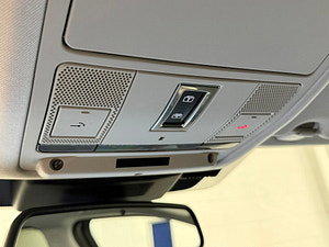 Land Rover Discovery Sport thumbnail