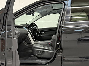 Land Rover Discovery Sport thumbnail