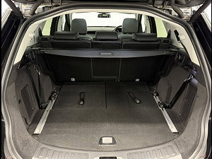 Land Rover Discovery Sport thumbnail