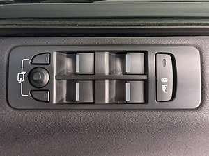 Land Rover Discovery Sport thumbnail