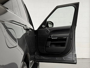 Land Rover Range Rover thumbnail