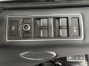 Land Rover Range Rover thumbnail