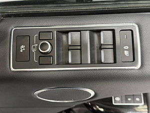 Land Rover Range Rover thumbnail