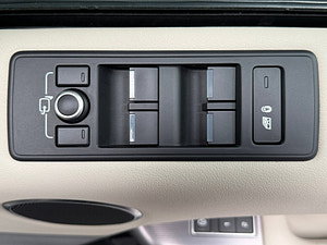 Land Rover Range Rover Sport thumbnail