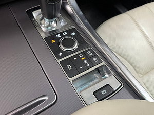 Land Rover Range Rover Sport thumbnail