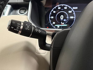Land Rover Range Rover Sport thumbnail