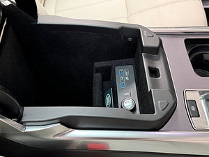 Land Rover Range Rover Sport thumbnail