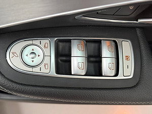 Mercedes-Benz C Class thumbnail