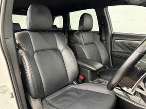 Mitsubishi Outlander thumbnail