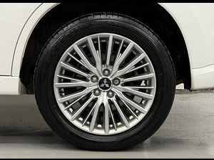 Mitsubishi Outlander thumbnail