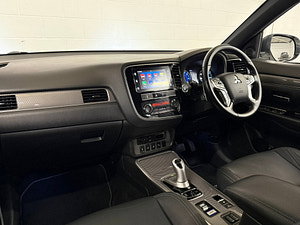 Mitsubishi Outlander thumbnail