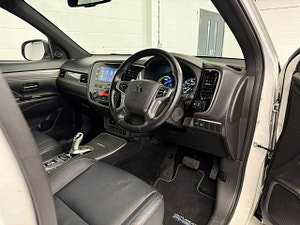Mitsubishi Outlander thumbnail