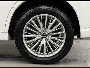 Mitsubishi Outlander thumbnail