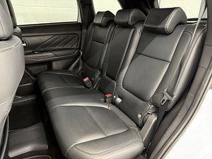 Mitsubishi Outlander thumbnail