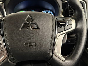 Mitsubishi Outlander thumbnail