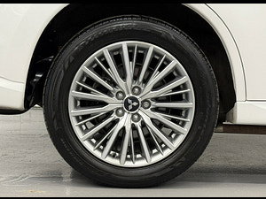 Mitsubishi Outlander thumbnail