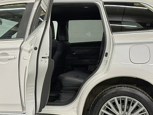 Mitsubishi Outlander thumbnail