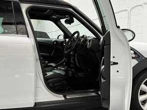MINI Countryman thumbnail