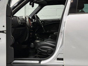 MINI Countryman thumbnail