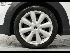 MINI Countryman thumbnail