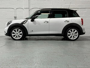MINI Countryman thumbnail