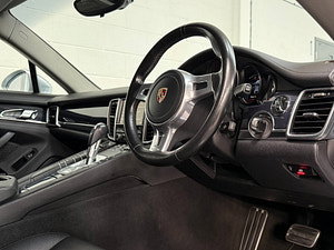 Porsche Panamera thumbnail