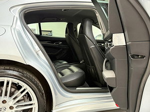 Porsche Panamera thumbnail