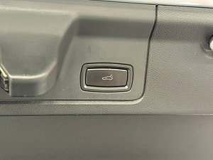 Porsche Panamera thumbnail