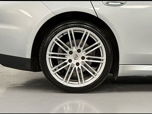 Porsche Panamera thumbnail