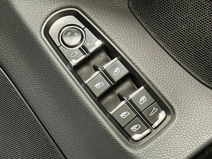 Porsche Panamera thumbnail