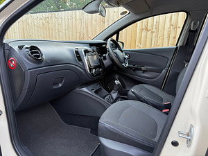 Renault Captur thumbnail