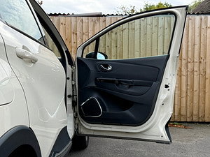 Renault Captur thumbnail