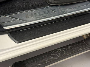 Toyota HI-LUX thumbnail