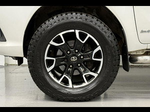 Toyota HI-LUX thumbnail