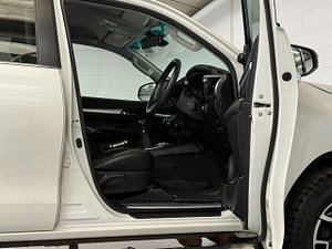 Toyota HI-LUX thumbnail