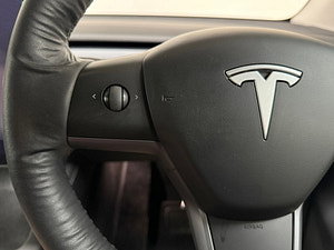 Tesla Model Y thumbnail