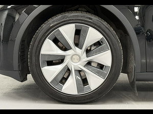 Tesla Model Y thumbnail