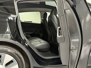 Tesla Model Y thumbnail