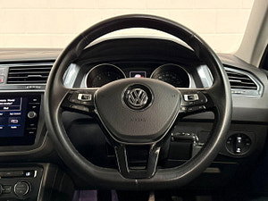 Volkswagen Tiguan thumbnail