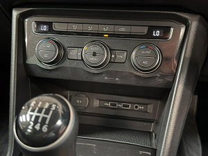 Volkswagen Tiguan thumbnail