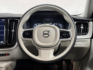 Volvo XC60 thumbnail