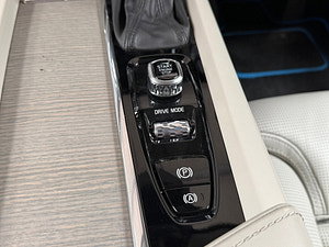 Volvo XC60 thumbnail