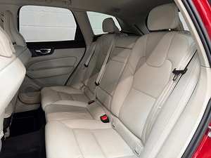 Volvo XC60 thumbnail