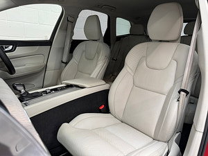 Volvo XC60 thumbnail