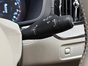 Volvo XC60 thumbnail