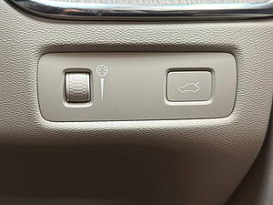 Volvo XC60 thumbnail