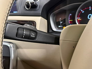 Volvo XC70 thumbnail