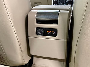 Volvo XC70 thumbnail
