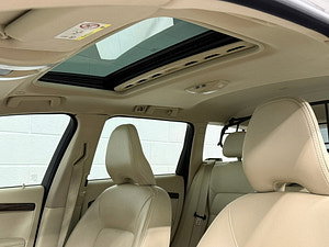 Volvo XC70 thumbnail